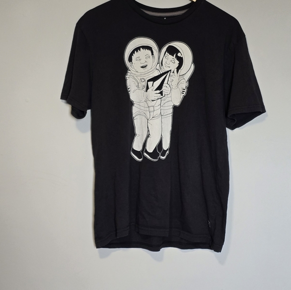 Rare Volcom Featured Artist series/ Artist Dora.S - Picture 2 of 3